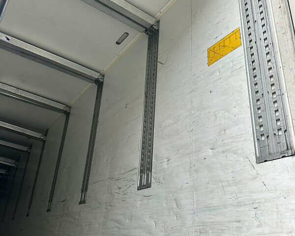 Білий Шмітц Каргобулл САФ, об'ємом двигуна 0 л та пробігом 100 тис. км за 13800 $, фото 5 на Automoto.ua