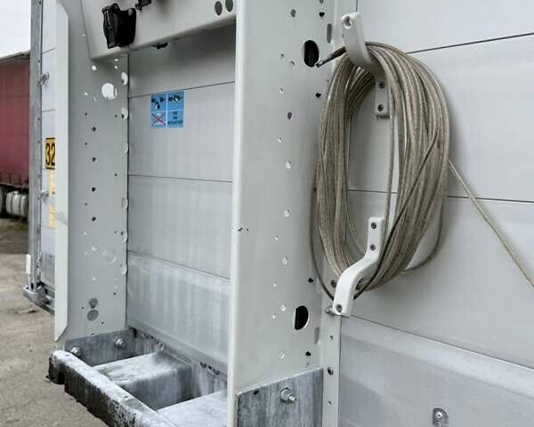 Черный Шмитц Каргобулл САФ, объемом двигателя 0 л и пробегом 390 тыс. км за 17999 $, фото 9 на Automoto.ua