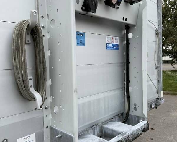 Черный Шмитц Каргобулл САФ, объемом двигателя 0 л и пробегом 390 тыс. км за 17999 $, фото 10 на Automoto.ua