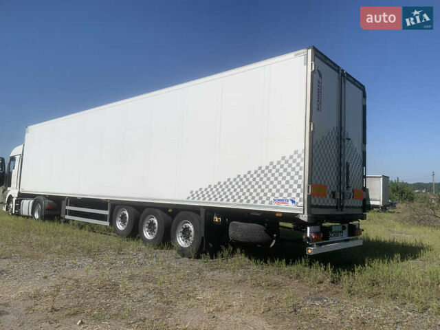 Красный Шмитц Каргобулл САФ, объемом двигателя 0 л и пробегом 111 тыс. км за 20900 $, фото 4 на Automoto.ua