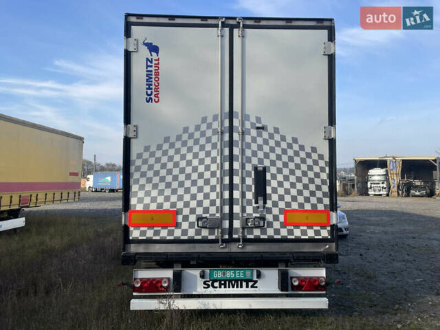 Красный Шмитц Каргобулл САФ, объемом двигателя 0 л и пробегом 111 тыс. км за 20900 $, фото 2 на Automoto.ua