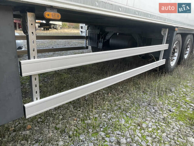 Красный Шмитц Каргобулл САФ, объемом двигателя 0 л и пробегом 111 тыс. км за 20900 $, фото 25 на Automoto.ua