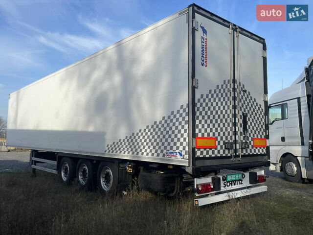 Красный Шмитц Каргобулл САФ, объемом двигателя 0 л и пробегом 111 тыс. км за 20900 $, фото 1 на Automoto.ua