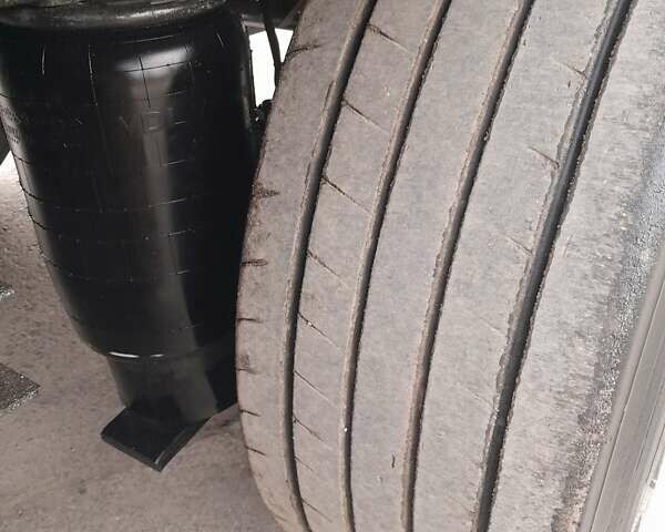 Сірий Шмітц Каргобулл САФ, об'ємом двигуна 0 л та пробігом 333 тис. км за 11800 $, фото 9 на Automoto.ua
