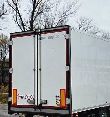 Шмитц Каргобулл Cargobull 2014 в Каменское - Днепродзержинск на Automoto.ua Шмитц Каргобулл Cargobull, объемом двигателя 0 л и пробегом 650 тыс. км за 23500 $, фото 1 на Automoto.ua