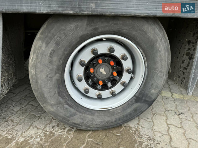 Желтый Шмитц Каргобулл Cargobull, объемом двигателя 0 л и пробегом 350 тыс. км за 10550 $, фото 4 на Automoto.ua