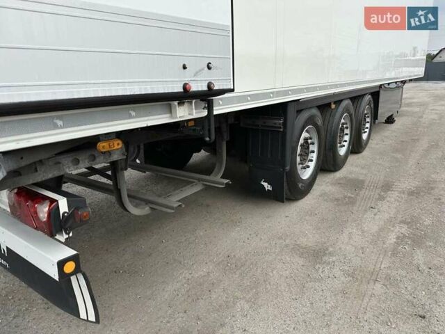 Сірий Шмітц Каргобулл Cargobull, об'ємом двигуна 0 л та пробігом 600 тис. км за 30000 $, фото 4 на Automoto.ua