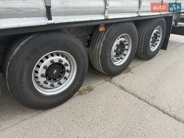 Серый Шмитц Каргобулл Cargobull, объемом двигателя 0 л и пробегом 400 тыс. км за 13300 $, фото 26 на Automoto.ua