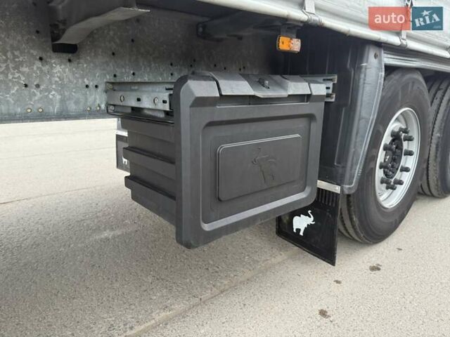 Серый Шмитц Каргобулл Cargobull, объемом двигателя 0 л и пробегом 400 тыс. км за 13300 $, фото 14 на Automoto.ua