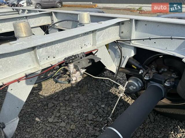 Сірий Шмітц Каргобулл Gotha, об'ємом двигуна 0 л та пробігом 50 тис. км за 12900 $, фото 17 на Automoto.ua