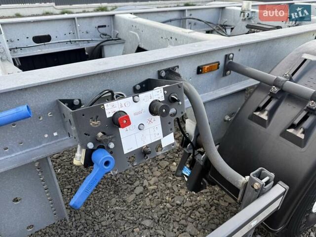 Сірий Шмітц Каргобулл Gotha, об'ємом двигуна 0 л та пробігом 50 тис. км за 12900 $, фото 11 на Automoto.ua