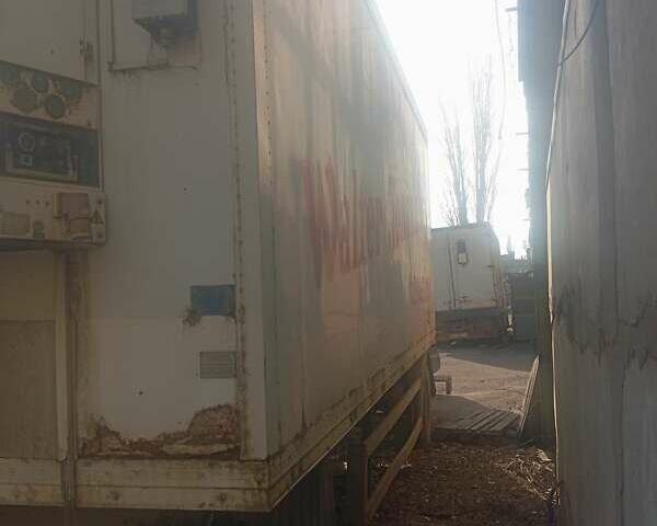 Белый Шмитц Каргобулл KO, объемом двигателя 0 л и пробегом 0 тыс. км за 2000 $, фото 3 на Automoto.ua