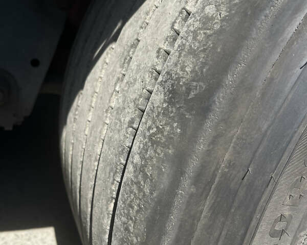 Сірий Шмітц Каргобулл Mega, об'ємом двигуна 1.56 л та пробігом 540 тис. км за 9200 $, фото 26 на Automoto.ua