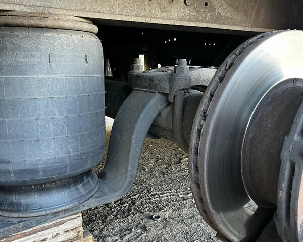 Сірий Шмітц Каргобулл Mega, об'ємом двигуна 1.56 л та пробігом 540 тис. км за 9200 $, фото 32 на Automoto.ua