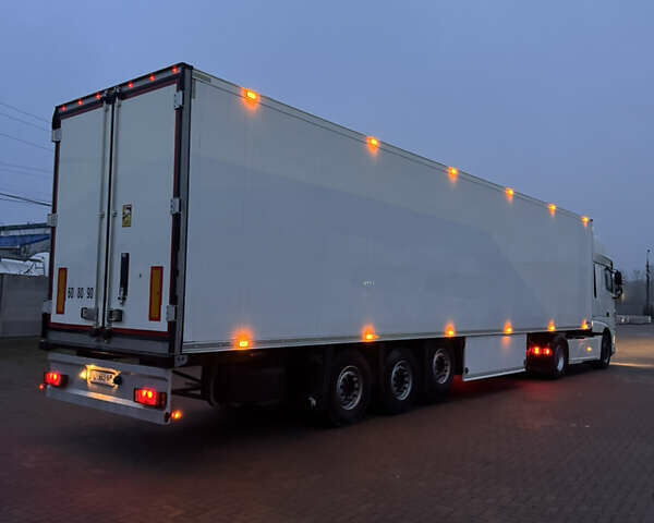 Білий Шмітц Каргобулл SCB S3B, об'ємом двигуна 0 л та пробігом 200 тис. км за 33500 $, фото 34 на Automoto.ua