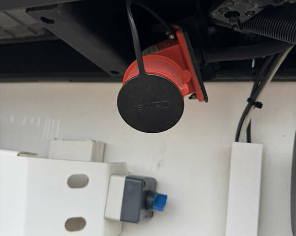 Білий Шмітц Каргобулл SCB S3B, об'ємом двигуна 0 л та пробігом 200 тис. км за 33500 $, фото 21 на Automoto.ua