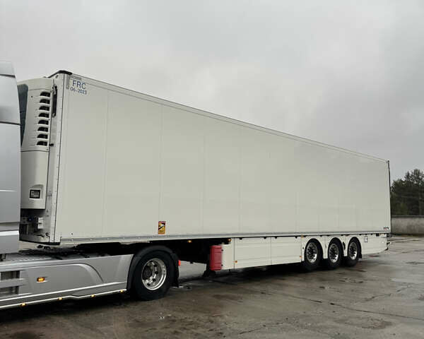 Білий Шмітц Каргобулл SCB S3B, об'ємом двигуна 0 л та пробігом 200 тис. км за 30792 $, фото 1 на Automoto.ua