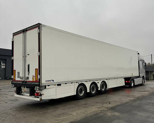 Білий Шмітц Каргобулл SCB S3B, об'ємом двигуна 0 л та пробігом 200 тис. км за 30792 $, фото 5 на Automoto.ua