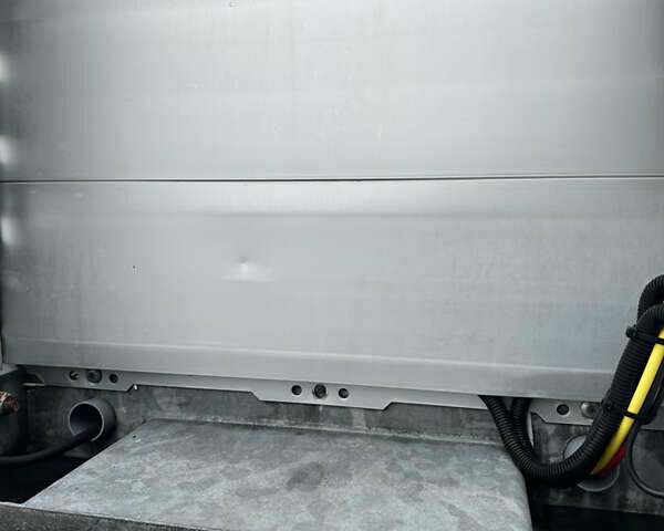 Сірий Шмітц Каргобулл SCB S3B, об'ємом двигуна 0 л та пробігом 370 тис. км за 16700 $, фото 19 на Automoto.ua