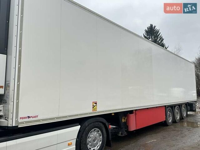 Серый Шмитц Каргобулл SCB S3B, объемом двигателя 0 л и пробегом 300 тыс. км за 27871 $, фото 2 на Automoto.ua