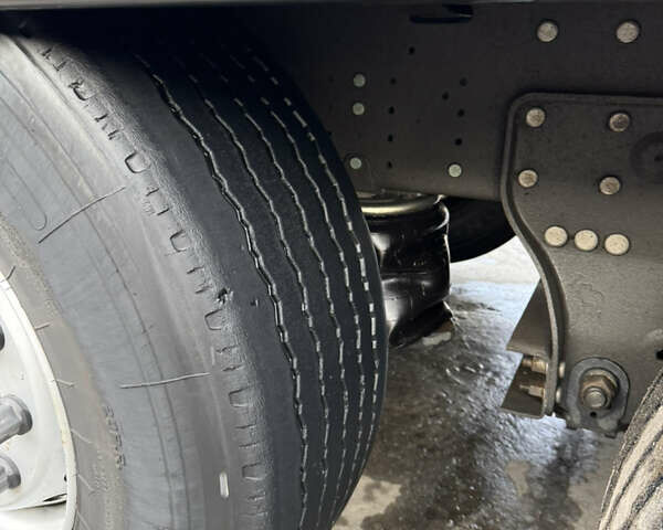 Сірий Шмітц Каргобулл SCB S3T, об'ємом двигуна 0 л та пробігом 300 тис. км за 17901 $, фото 8 на Automoto.ua