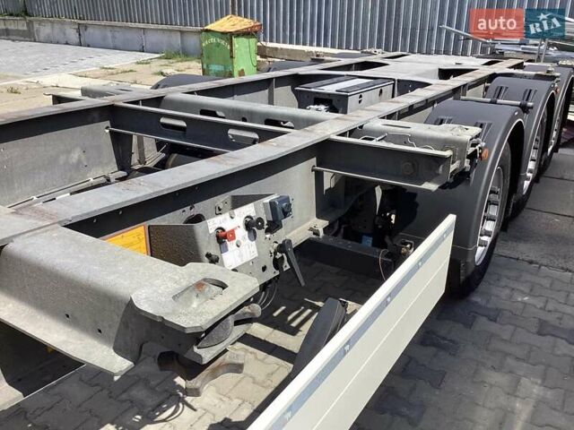 Серый Шмитц Каргобулл SCF, объемом двигателя 0 л и пробегом 100 тыс. км за 25000 $, фото 5 на Automoto.ua