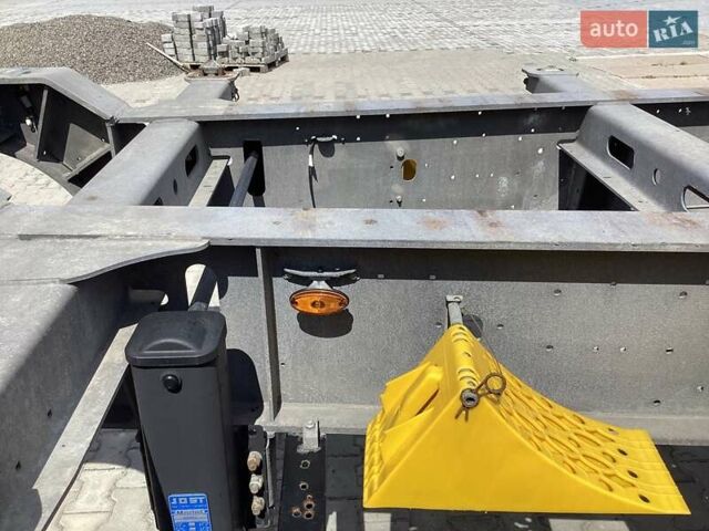 Серый Шмитц Каргобулл SCF, объемом двигателя 0 л и пробегом 100 тыс. км за 25000 $, фото 4 на Automoto.ua