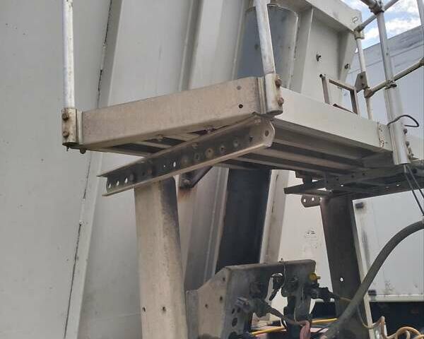 Червоний Шмітц Каргобулл SKI, об'ємом двигуна 0 л та пробігом 70 тис. км за 19500 $, фото 33 на Automoto.ua
