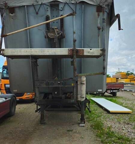 Серый Шмитц Каргобулл SKI, объемом двигателя 0 л и пробегом 15 тыс. км за 15000 $, фото 5 на Automoto.ua