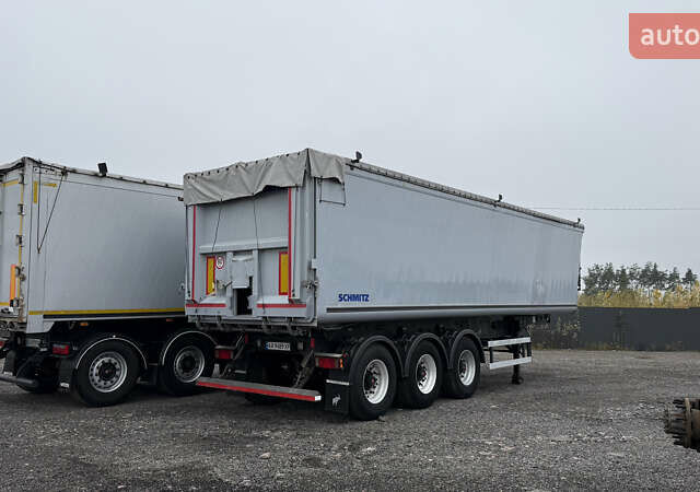 Серый Шмитц Каргобулл SKI, объемом двигателя 0 л и пробегом 0 тыс. км за 21999 $, фото 2 на Automoto.ua