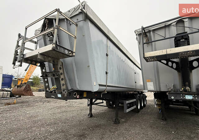 Серый Шмитц Каргобулл SKI, объемом двигателя 0 л и пробегом 0 тыс. км за 21999 $, фото 18 на Automoto.ua