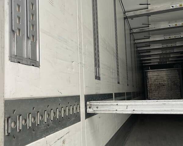 Белый Шмитц Каргобулл SKO, объемом двигателя 0 л и пробегом 360 тыс. км за 46289 $, фото 2 на Automoto.ua