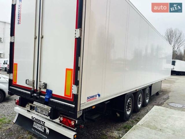 Белый Шмитц Каргобулл SKO, объемом двигателя 0 л и пробегом 360 тыс. км за 46289 $, фото 3 на Automoto.ua