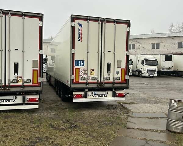 Белый Шмитц Каргобулл SKO, объемом двигателя 0 л и пробегом 300 тыс. км за 44500 $, фото 2 на Automoto.ua