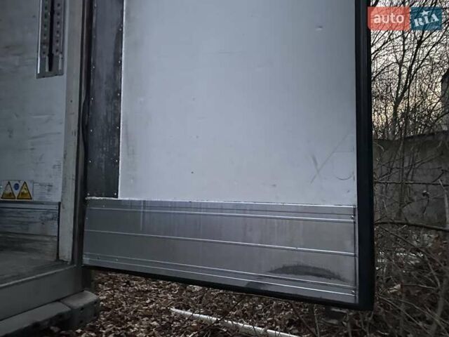 Бежевый Шмитц Каргобулл SKO, объемом двигателя 0 л и пробегом 680 тыс. км за 16500 $, фото 3 на Automoto.ua