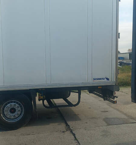 Сірий Шмітц Каргобулл SKO, об'ємом двигуна 0 л та пробігом 111 тис. км за 32500 $, фото 1 на Automoto.ua