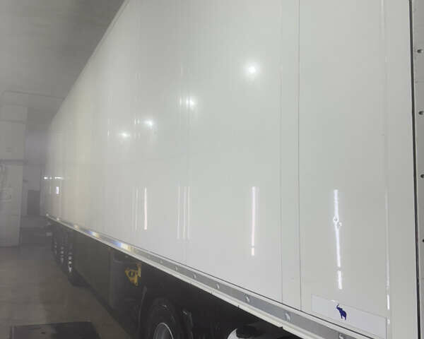 Белый Шмитц Каргобулл SKO 24, объемом двигателя 0 л и пробегом 0 тыс. км за 25900 $, фото 3 на Automoto.ua