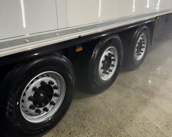 Белый Шмитц Каргобулл SKO 24, объемом двигателя 0 л и пробегом 0 тыс. км за 25900 $, фото 7 на Automoto.ua