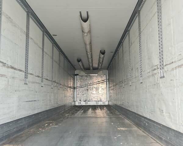 Серый Шмитц Каргобулл SKO 24, объемом двигателя 0 л и пробегом 1 тыс. км за 10000 $, фото 1 на Automoto.ua