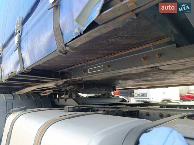 Красный Шмитц Каргобулл SSD, объемом двигателя 6 л и пробегом 250 тыс. км за 8593 $, фото 10 на Automoto.ua