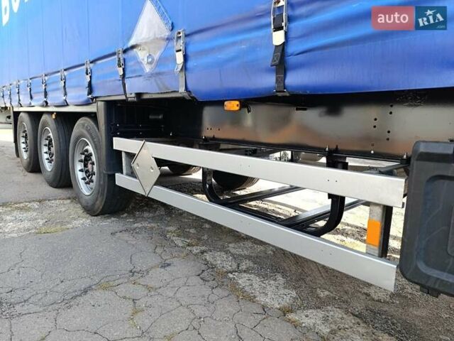 Красный Шмитц Каргобулл SSD, объемом двигателя 6 л и пробегом 250 тыс. км за 8593 $, фото 13 на Automoto.ua