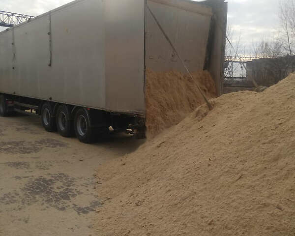Сірий Шмітц Каргобулл SW, об'ємом двигуна 0 л та пробігом 300 тис. км за 10500 $, фото 2 на Automoto.ua