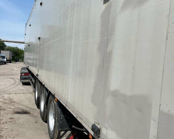 Сірий Шмітц Каргобулл SW, об'ємом двигуна 0 л та пробігом 300 тис. км за 10500 $, фото 1 на Automoto.ua