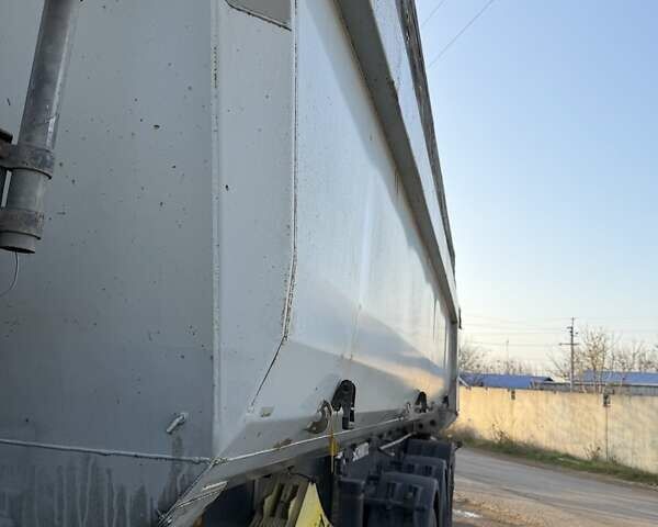 Серый Шмитз СКИ, объемом двигателя 0 л и пробегом 100 тыс. км за 14300 $, фото 22 на Automoto.ua