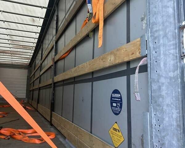 Шмитз ZWF 18, объемом двигателя 0 л и пробегом 300 тыс. км за 13500 $, фото 6 на Automoto.ua