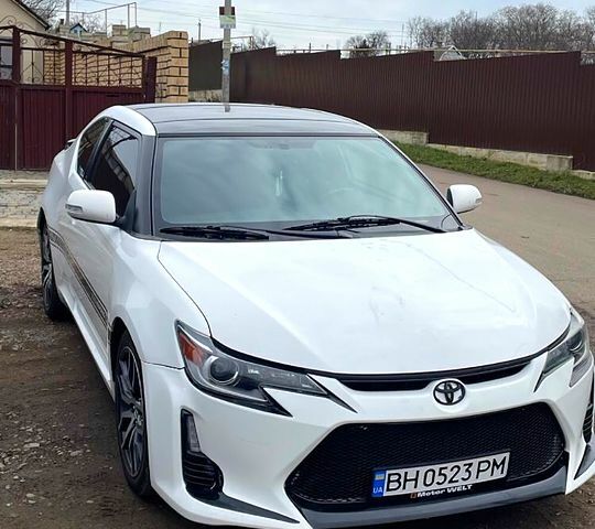 Білий Сціон TC, об'ємом двигуна 2.5 л та пробігом 170 тис. км за 9600 $, фото 1 на Automoto.ua