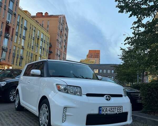 Белый Сцион ХБ, объемом двигателя 2.36 л и пробегом 164 тыс. км за 8000 $, фото 1 на Automoto.ua