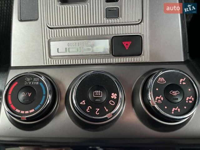 Сціон ХБ 2013 у Києві на Automoto.ua Сірий Сціон ХБ, об'ємом двигуна 2.36 л та пробігом 232 тис. км за 7900 $, фото 20 на Automoto.ua