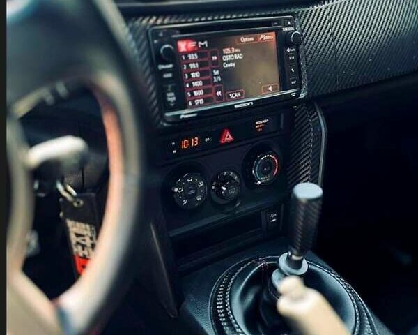 Белый Сцион FR-S, объемом двигателя 2 л и пробегом 145 тыс. км за 11500 $, фото 12 на Automoto.ua