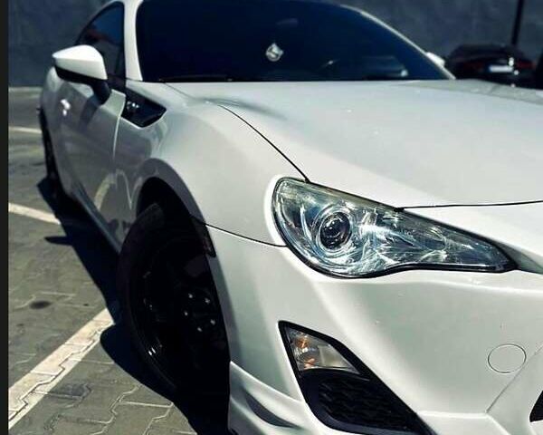Белый Сцион FR-S, объемом двигателя 2 л и пробегом 145 тыс. км за 11500 $, фото 14 на Automoto.ua